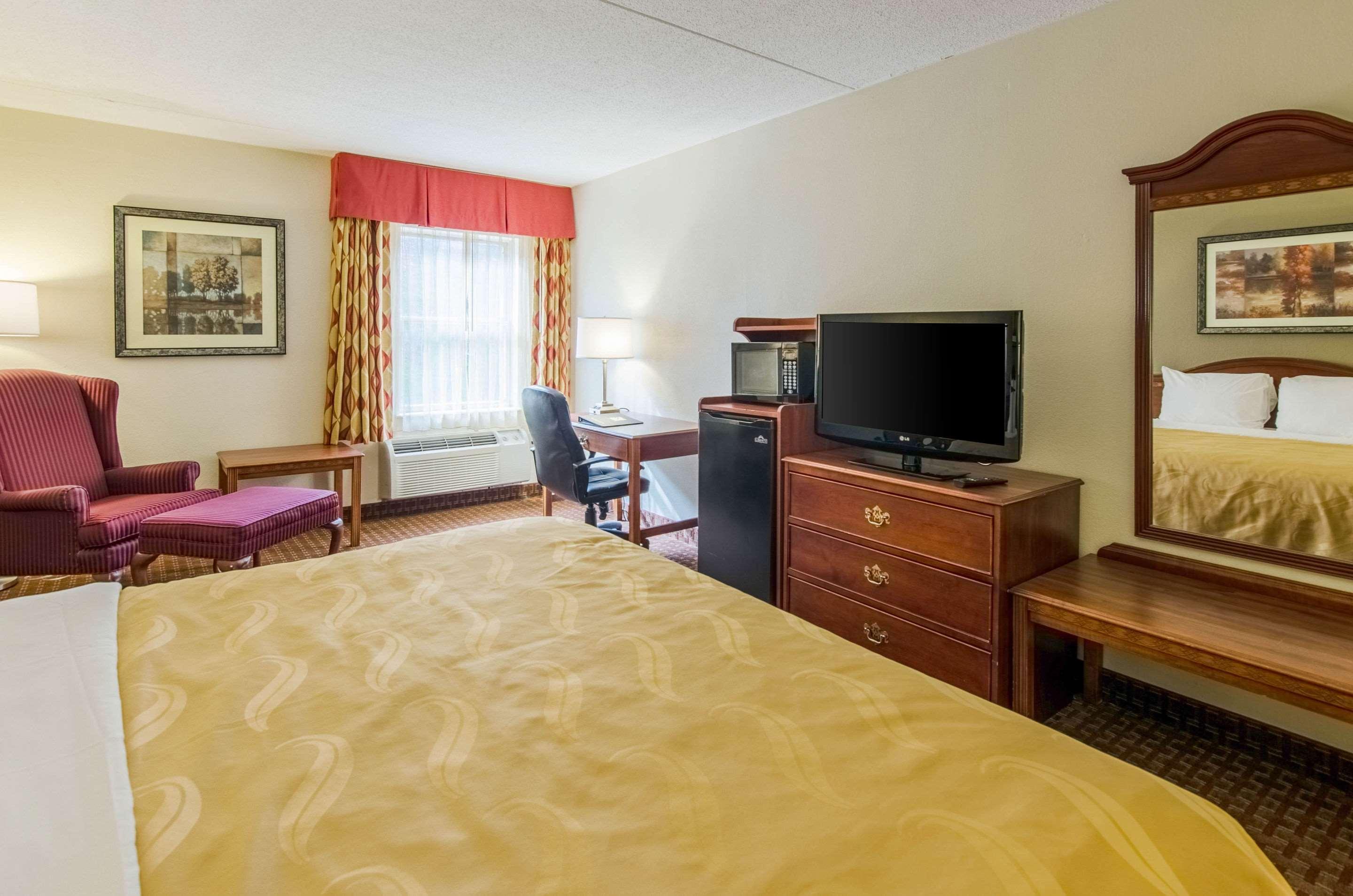 Quality Inn & Suites Lexington Near I-64 And I-81 Timber Ridge Exterior foto