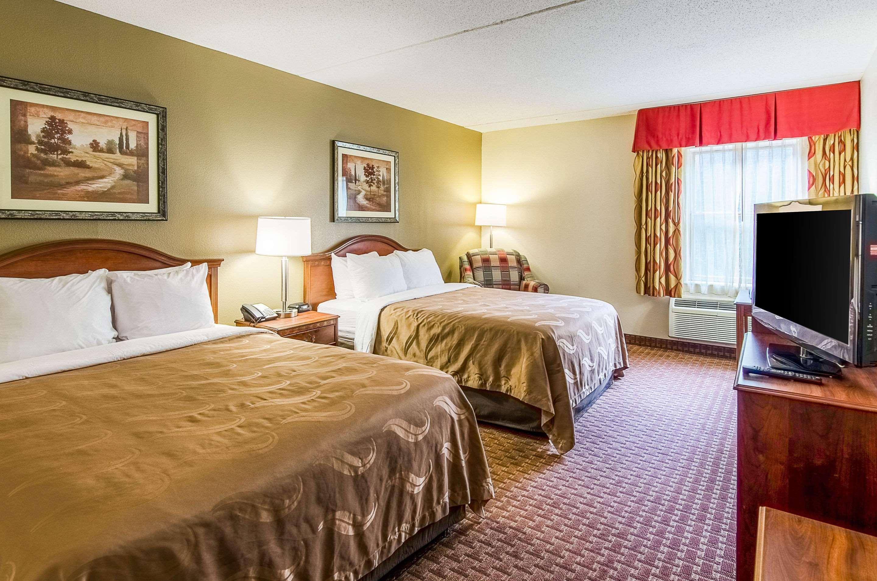 Quality Inn & Suites Lexington Near I-64 And I-81 Timber Ridge Exterior foto