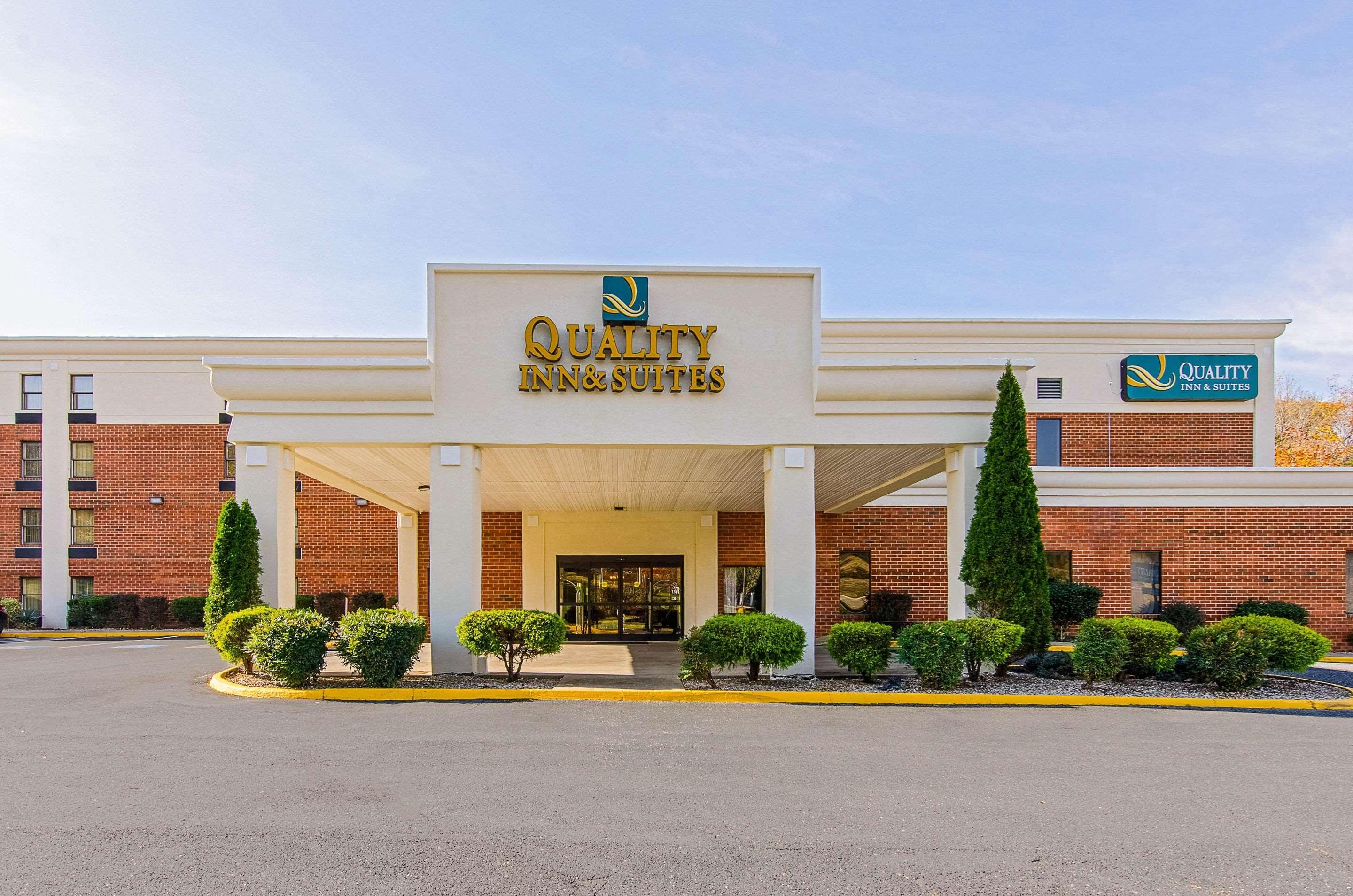 Quality Inn & Suites Lexington Near I-64 And I-81 Timber Ridge Exterior foto
