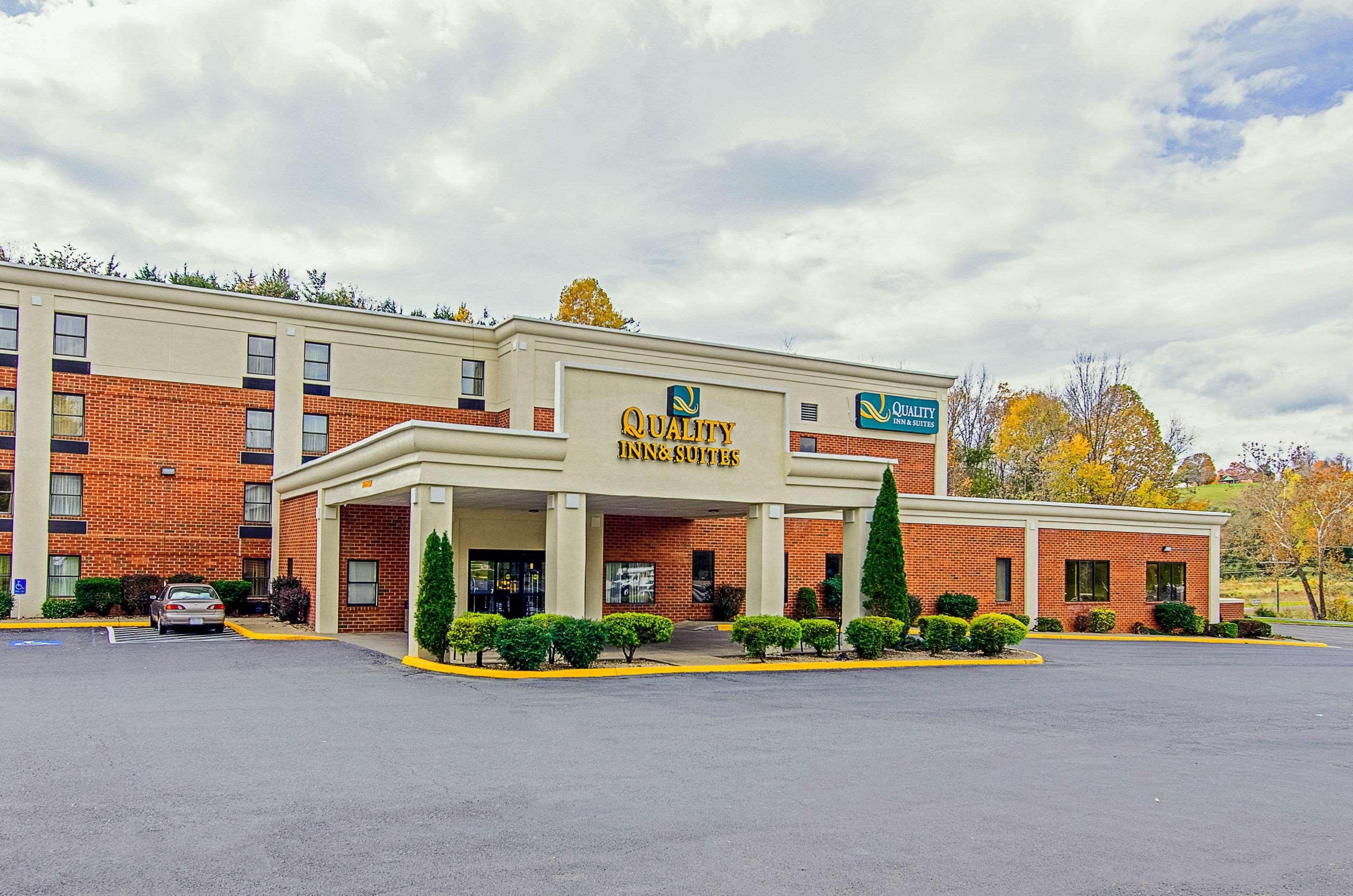 Quality Inn & Suites Lexington Near I-64 And I-81 Timber Ridge Exterior foto