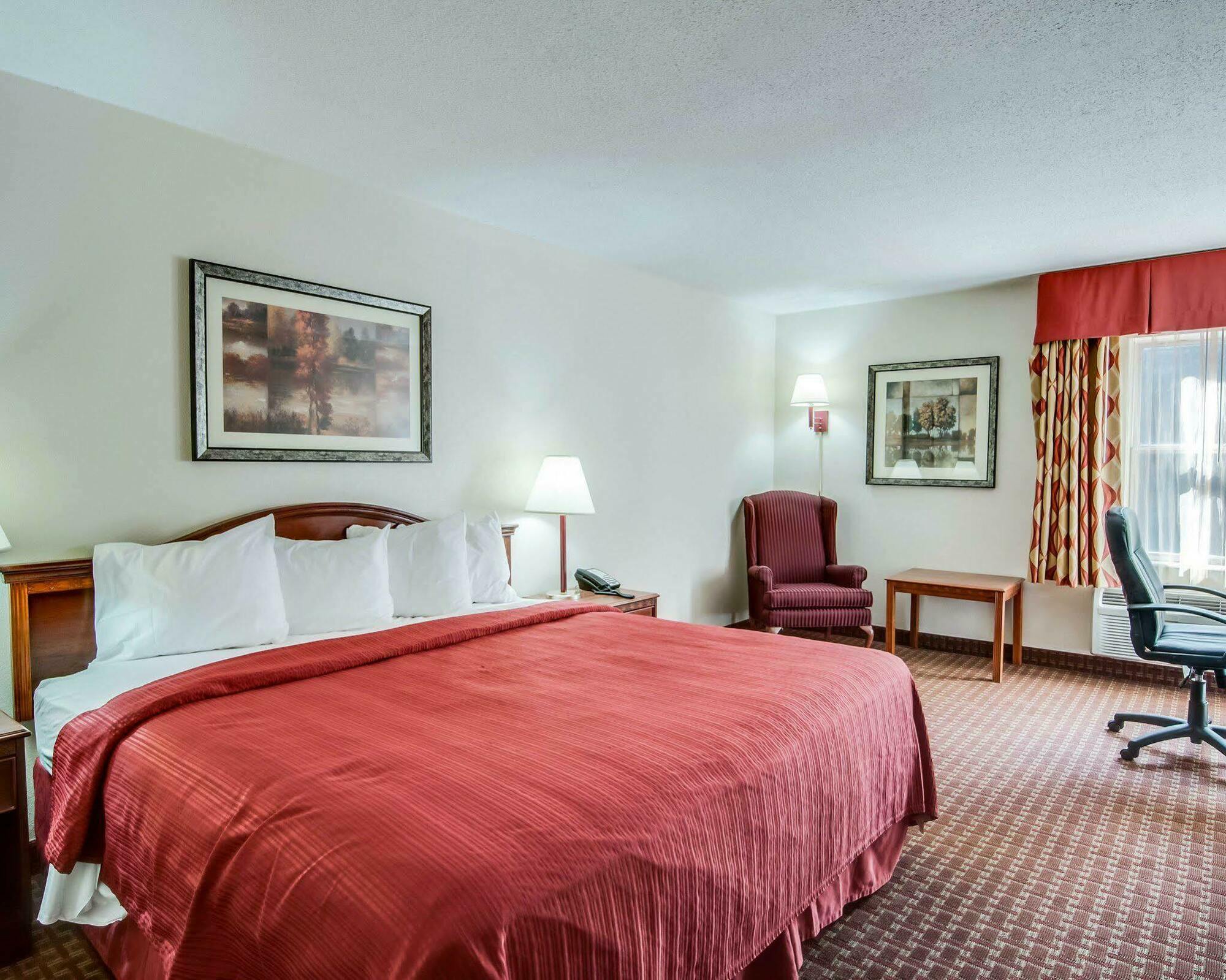 Quality Inn & Suites Lexington Near I-64 And I-81 Timber Ridge Exterior foto